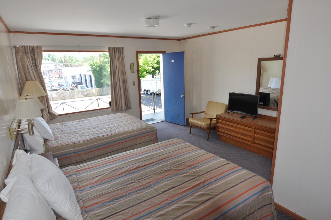 Budget Inn Near Westrock Covington Exteriör bild